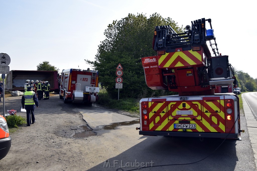 Schwerer VU LKW Zug Bergheim Kenten Koelnerstr P214.JPG - Miklos Laubert